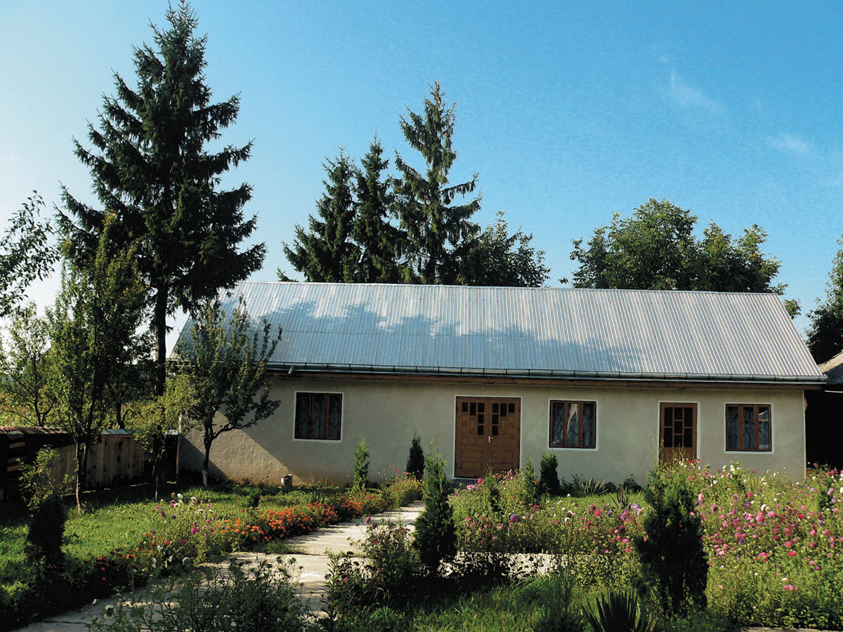 Binecuvântări arhiereşti în protopopiatele Moineşti, Piatra Neamţ şi Paşcani