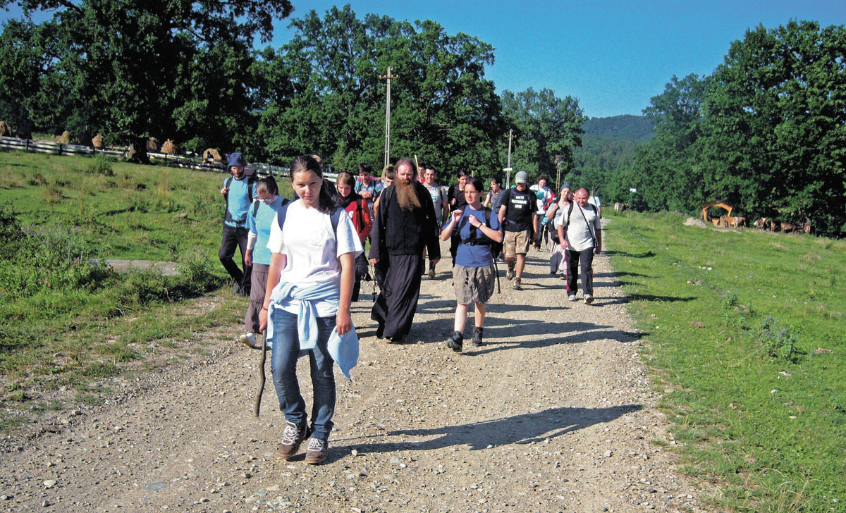 Rugăciunea se învaţă în liniştea pădurilor şi în tăcerea munţilor