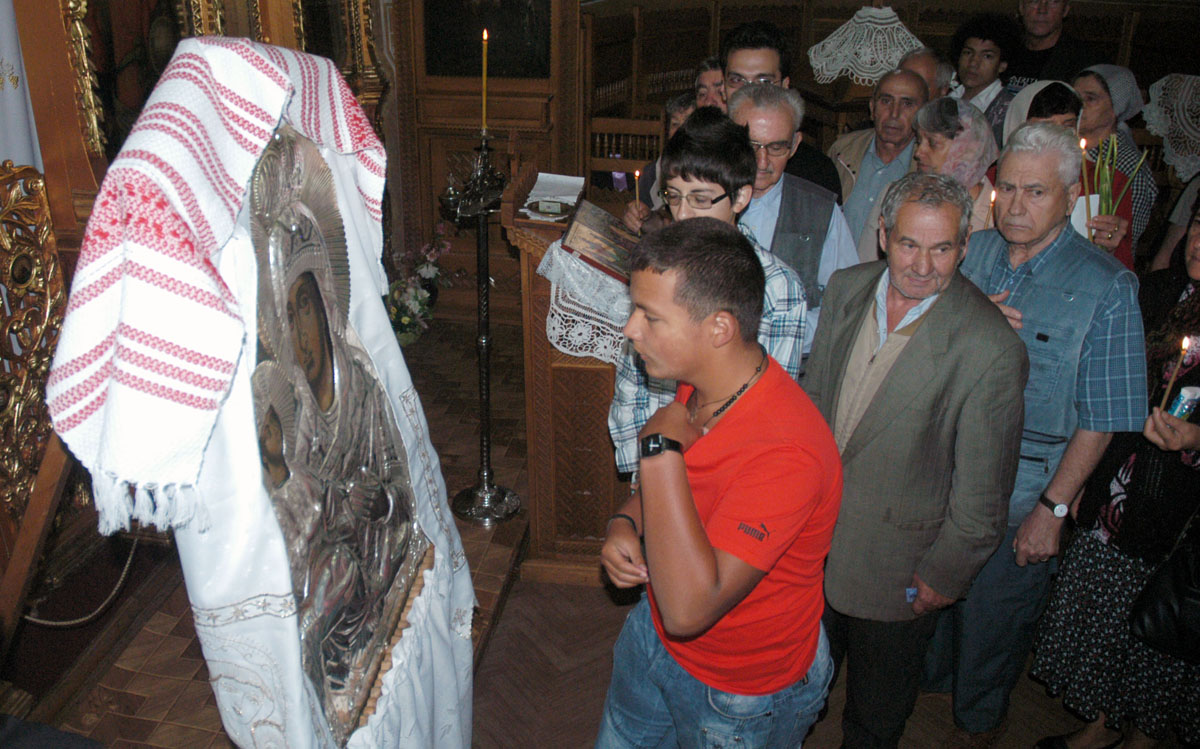 Odoare sfinte în pelerinaj la Biserica Precista din Bacău