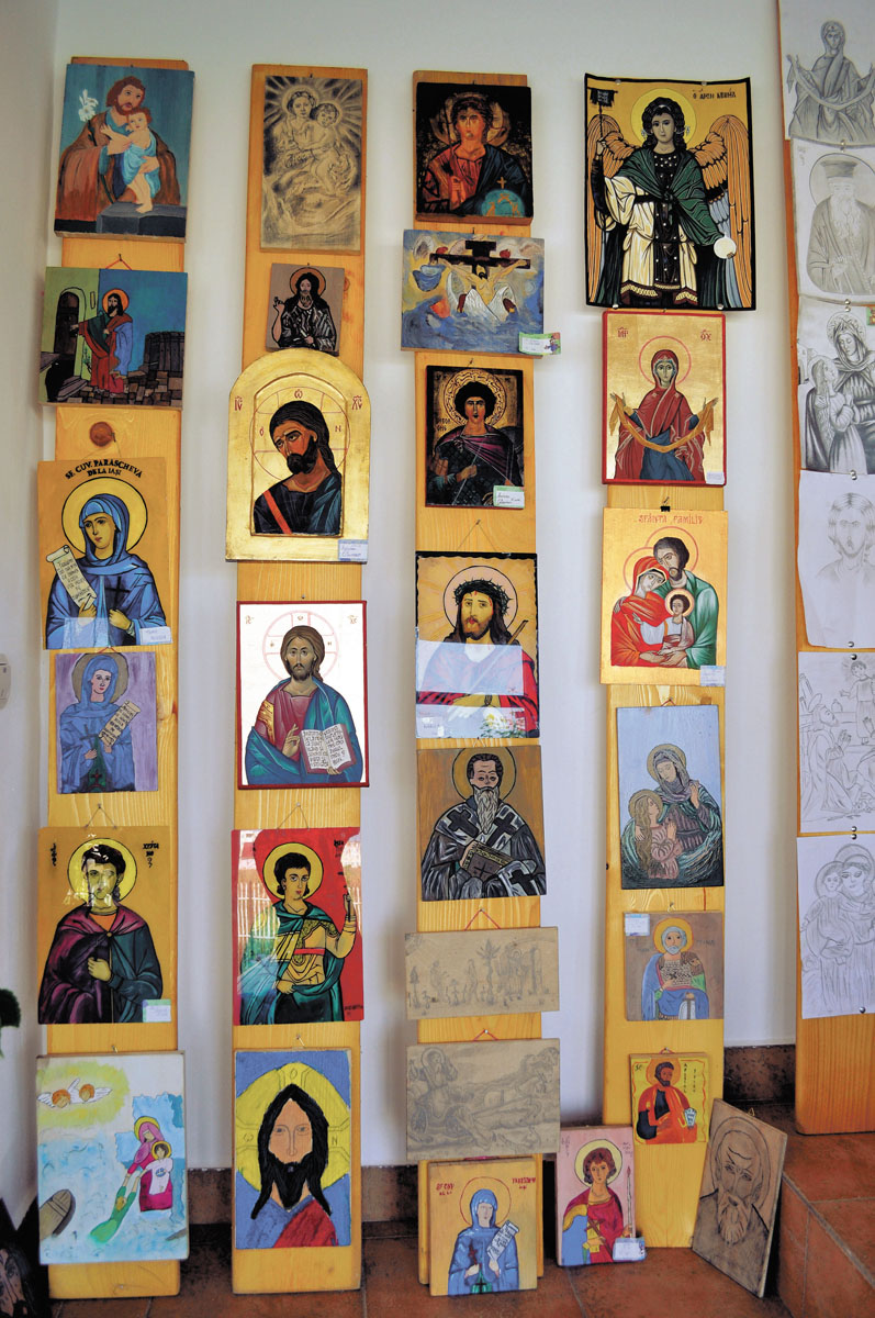 200 de copii la Tabăra de creaţie „Aripi de înger“