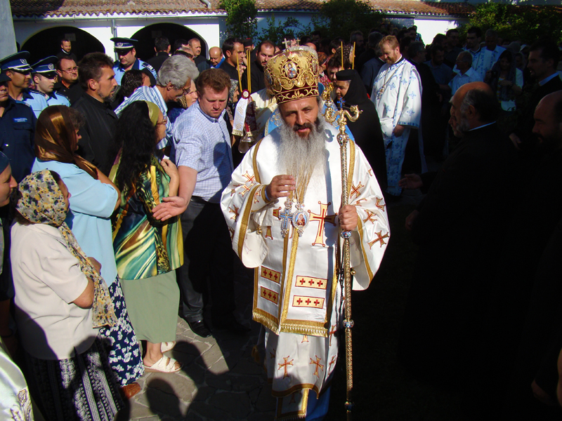 Vizită frățească a Mitropolitului Moldovei și Bucovinei în Episcopia Slatinei și Romanaților