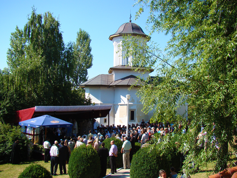 Vizită frățească a Mitropolitului Moldovei și Bucovinei în Episcopia Slatinei și Romanaților