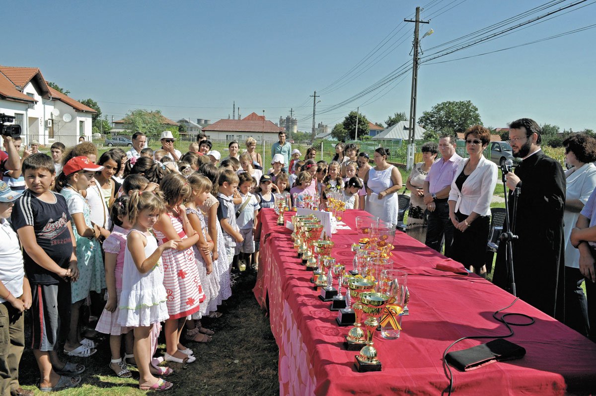200 de copii la Tabăra de creaţie „Aripi de înger“