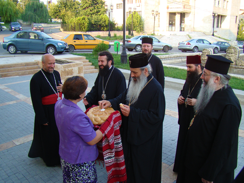 Vizită frățească a Mitropolitului Moldovei și Bucovinei în Episcopia Slatinei și Romanaților