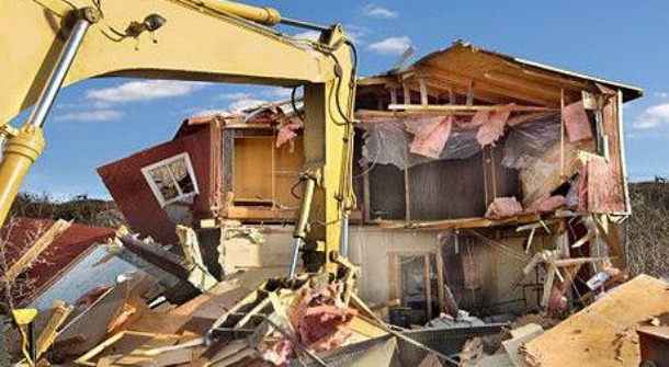 „Vor demola Biserica numai peste cadavrele noastre” - 800 de creștini săraci au fost evacuați din Lahore