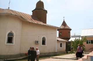 Noi lăcaşuri de închinăciune sfinţite în Mitropolia Moldovei şi Bucovinei