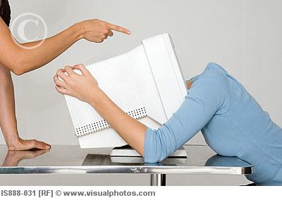 O pandemie care ucide familia: infidelitatea virtuală