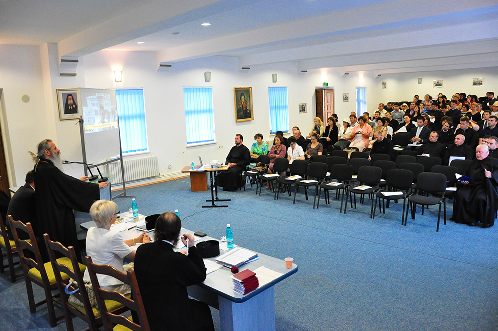 Misiunea profesorului de religie: nu doar cunoştinţe, ci şi focul credinţei