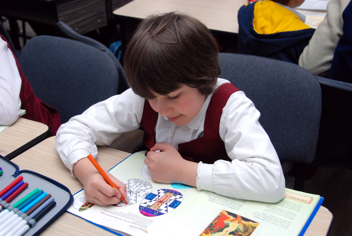 Lucrarea profesorului de religie este una de primă importanţă