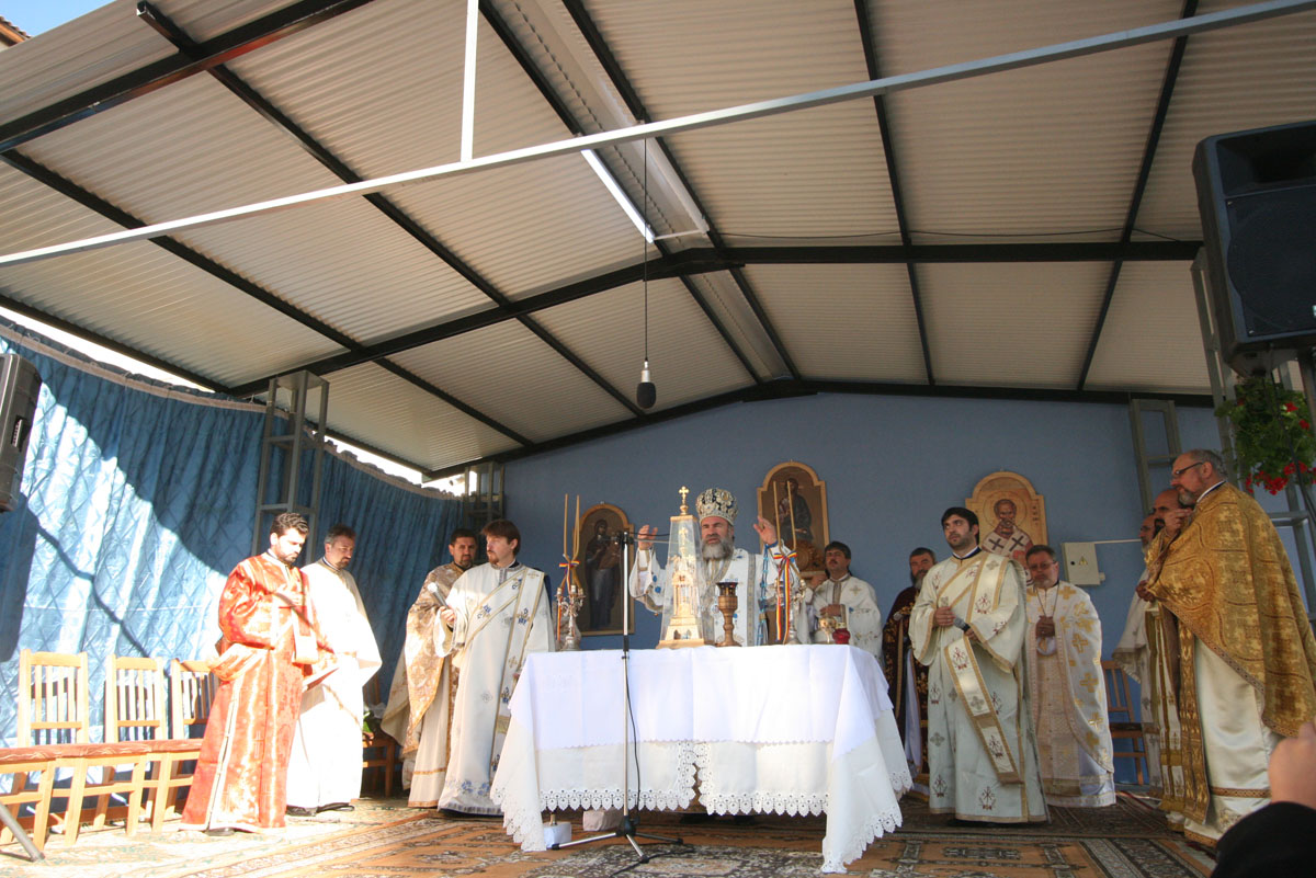 Slujbă arhierească la „Zilele municipiului Moineşti“