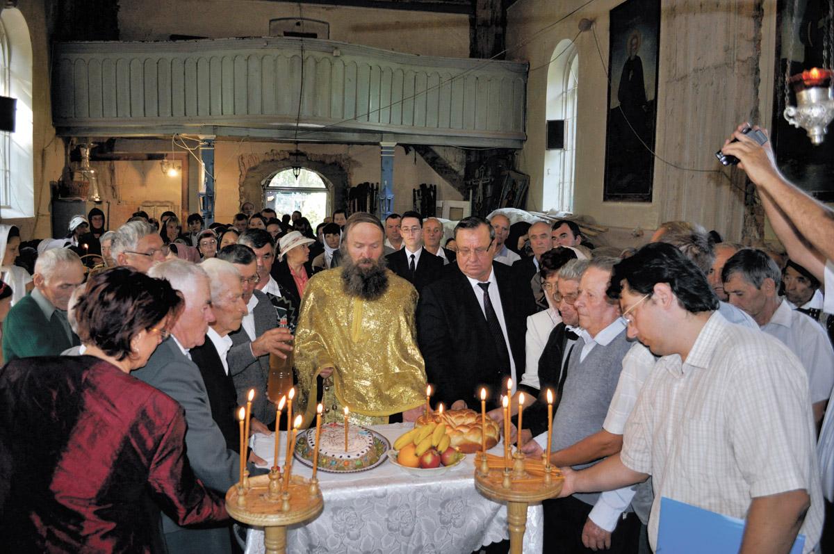 100 de ani de existenţă a bisericii parohiei Rediu