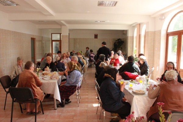 Speranţe pentru vârsta a treia” - slujire social-misionară în parohia Pogorârea Duhului Sfânt din Galaţi