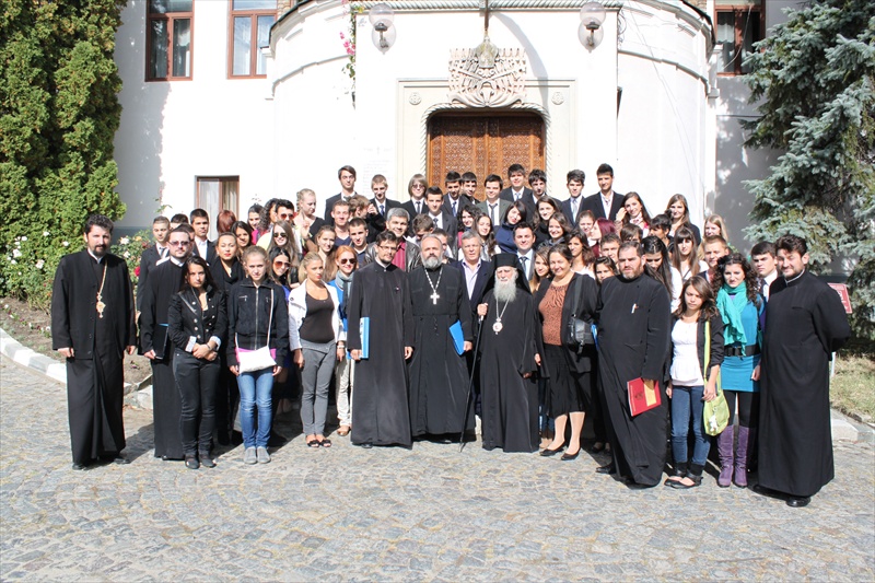 Corul „Carmina Coziae” va reprezenta Oltenia la Concursul „Lăudaţi pe Domnul”