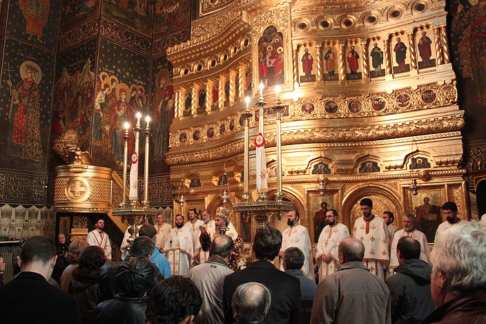 Sfânta Liturghie săvârşită la 15 ani de la aducerea moaştelor Sf. Andrei la Galaţi