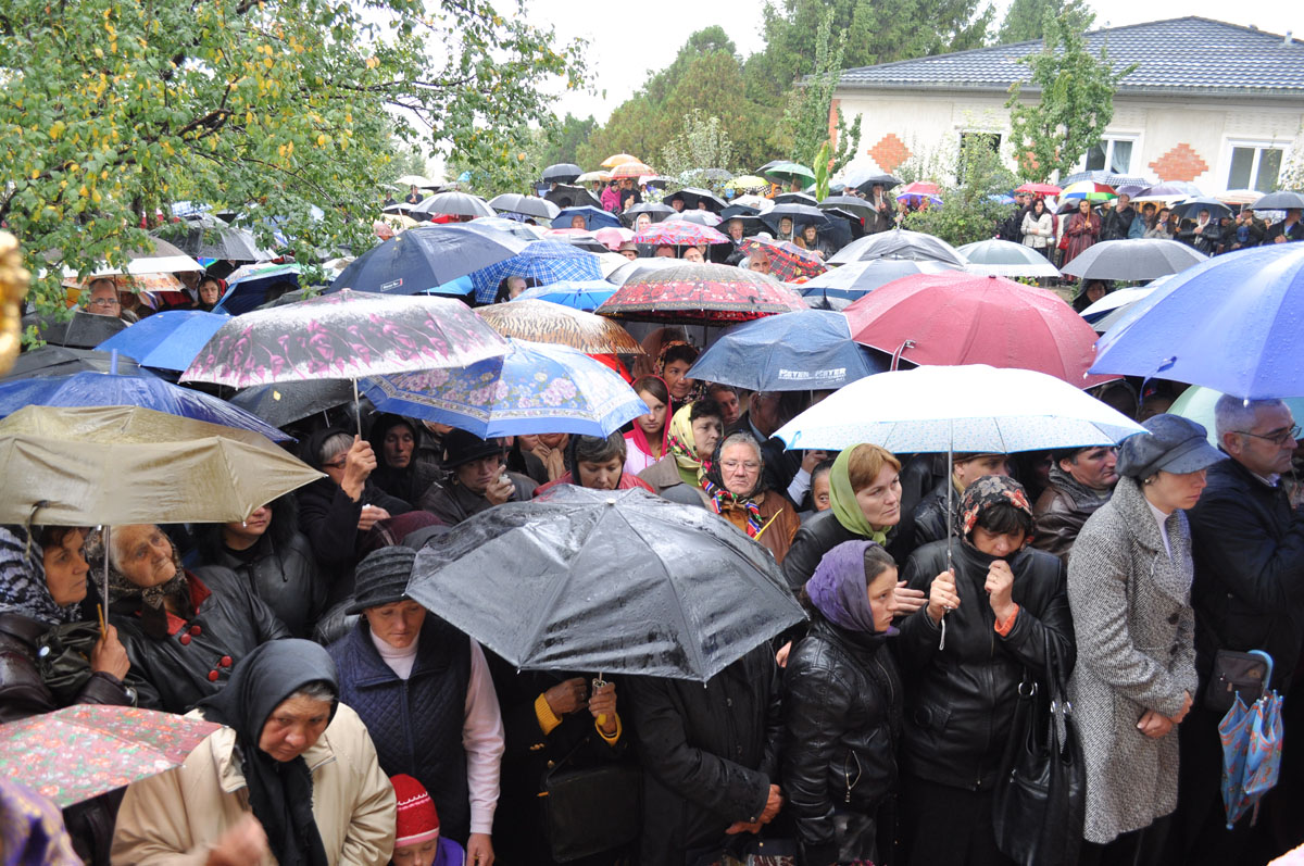 Trei biserici din judeţul Botoşani au primit veşmântul sfinţirii