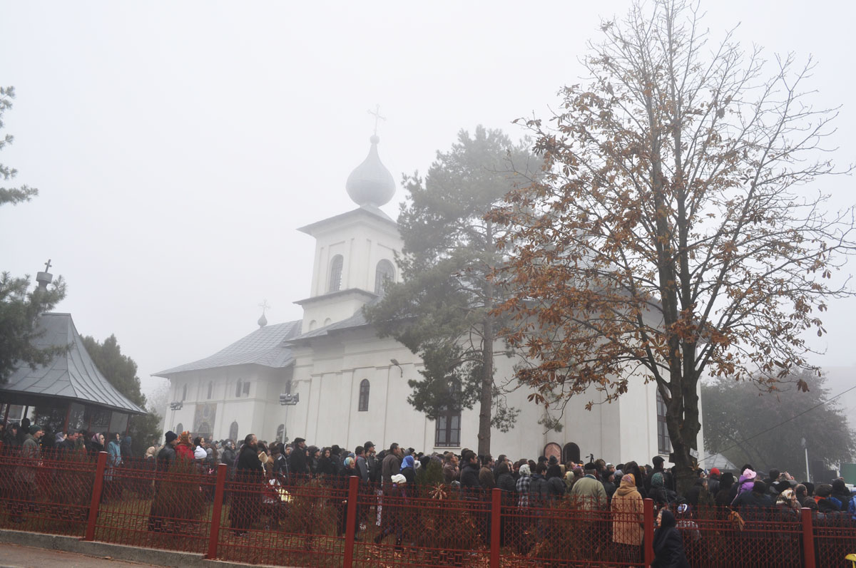 Sfinţirea ansamblului parohiei „Sfântul Ioan Botezătorul“ din Botoşani