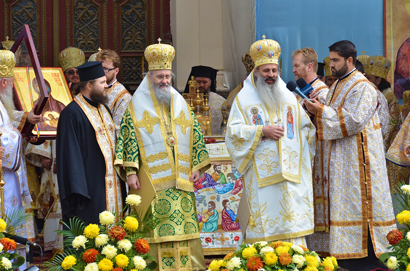 Înalt Preasfinţitul Părinte Teofan împlineşte astăzi 52 de ani Înalt Preasfinţitul Părinte Teofan împlineşte astăzi 52 de ani