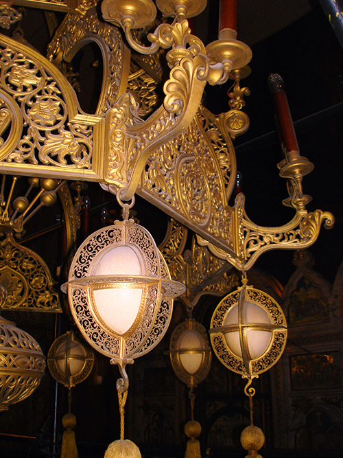 Bogăţia ortodoxiei românești, ilustrată de Mănăstirea „Trei Ierarhi”, la Praga