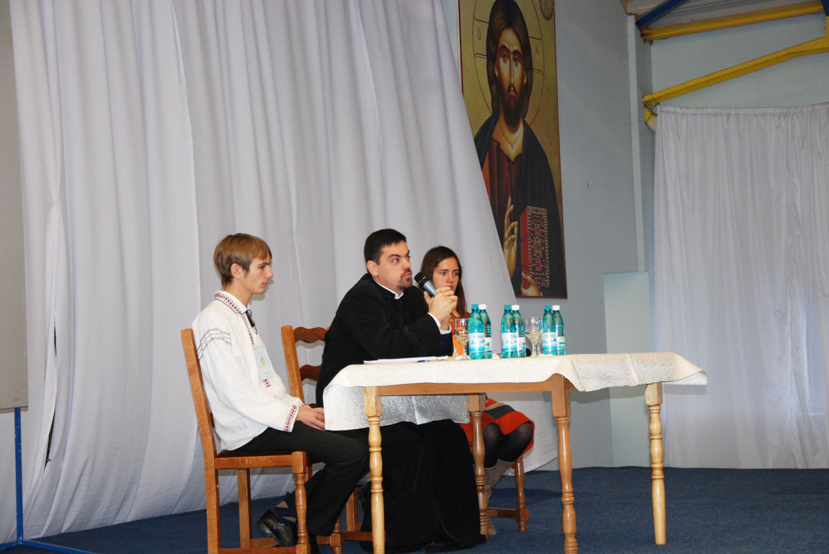 Tinerii şi Biserica, în dialog şi comuniune