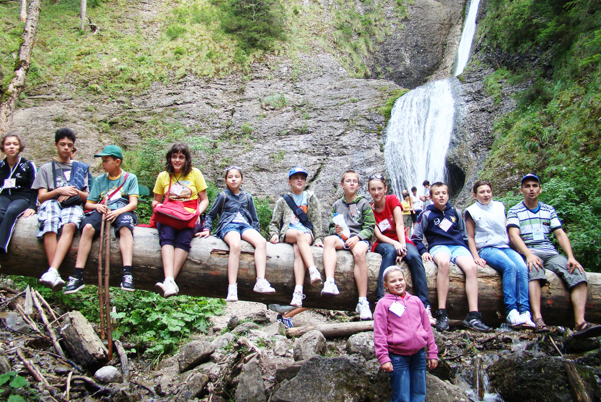 Activităţile extraşcolare, pe placul elevilor din mediul rural