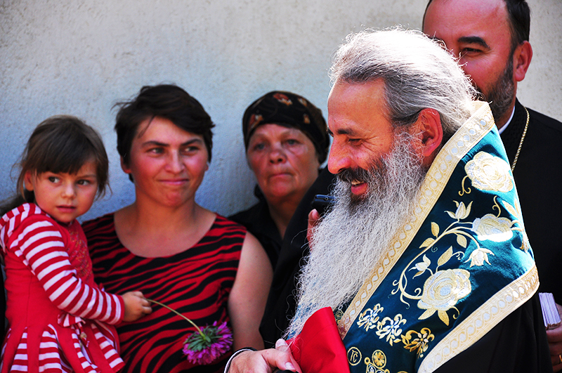 Înalt Preasfinţitul Părinte Teofan împlineşte astăzi 52 de ani