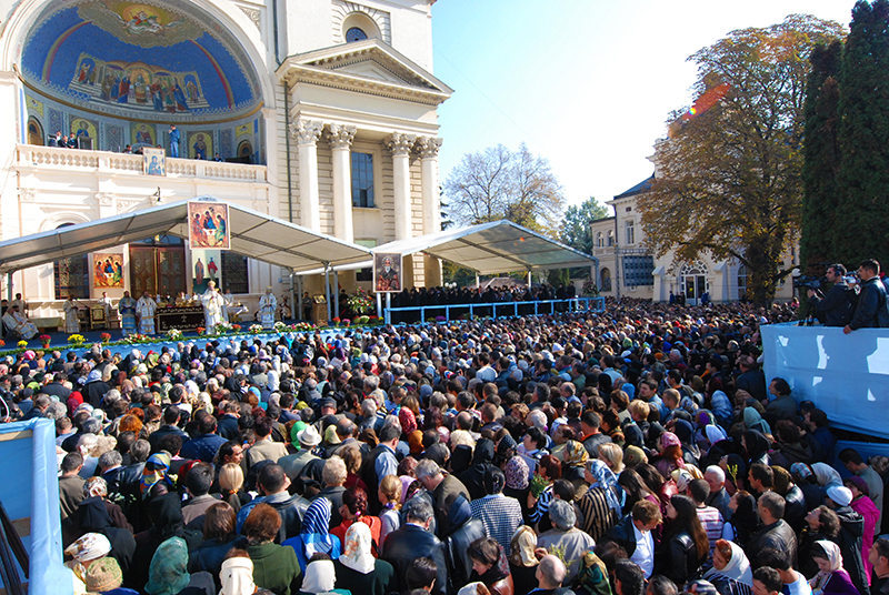 În drum spre Sfânta, de ziua ei (2006)