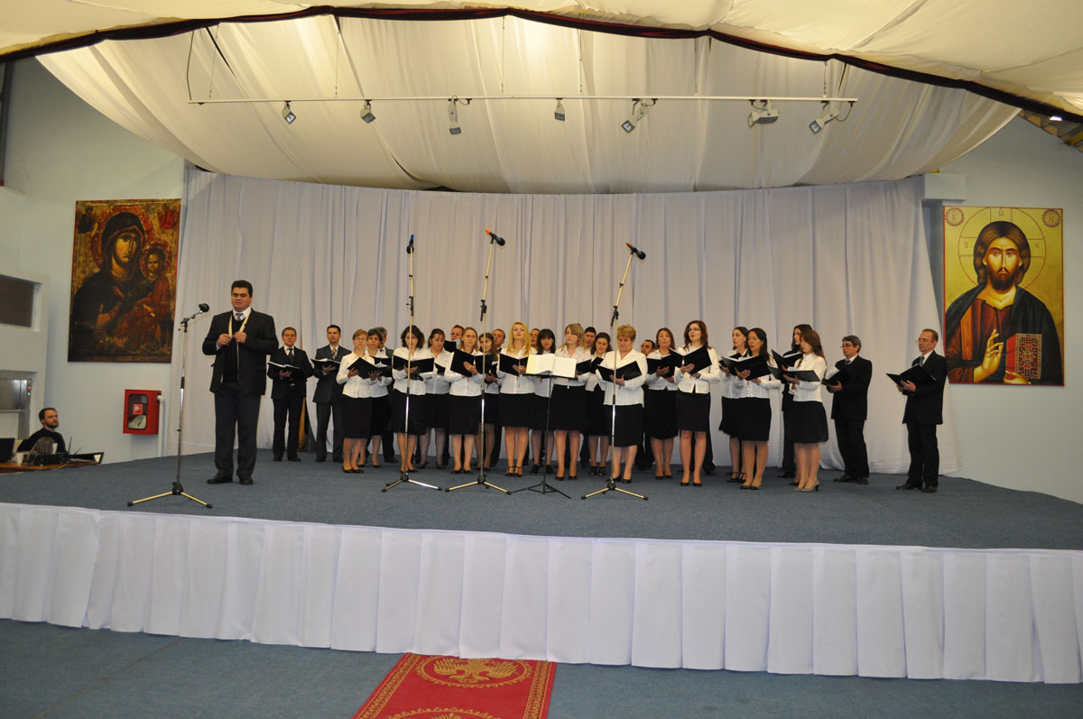 Ritmuri de muzică religioasă, populară şi patriotică la Centrul „Providenţa“