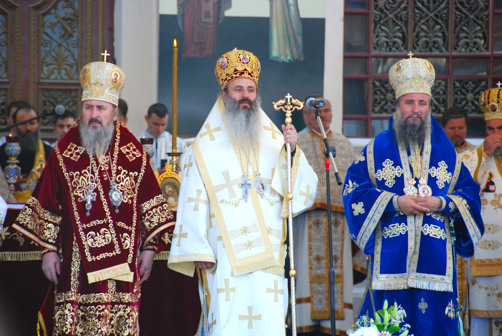 Cum reuşeşte Sfânta Parascheva să intre în sufletele pelerinilor (2008)