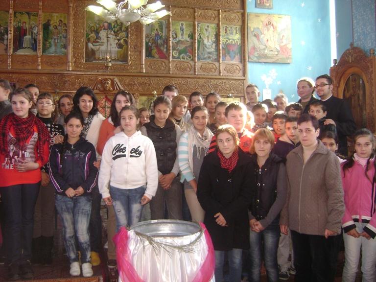 Expoziţia „Botezul şi Cununia – văzute prin intermediul obiectelor de cult”