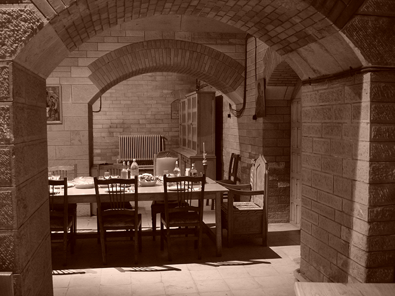 Bogăţia ortodoxiei românești, ilustrată de Mănăstirea „Trei Ierarhi”, la Praga