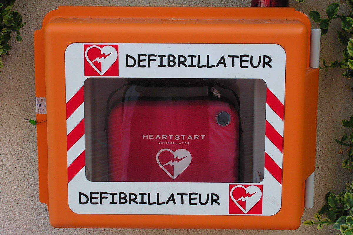 Primele defibrilatoare publice vor fi montate la Galaţi