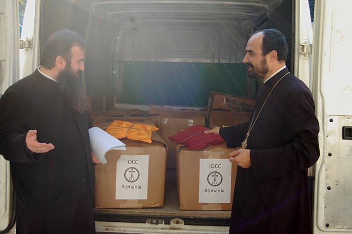 1.400 de pachete cu rechizite pentru copiii din Arhiepiscopia Timişoarei 1.400 de pachete cu rechizite pentru copiii din Arhiepiscopia Timişoarei