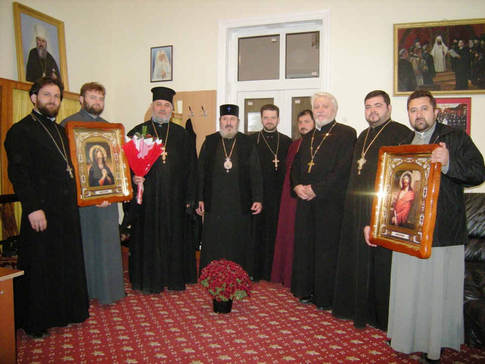 IPS Petru a fost felicitat cu prilejul zilei de naştere