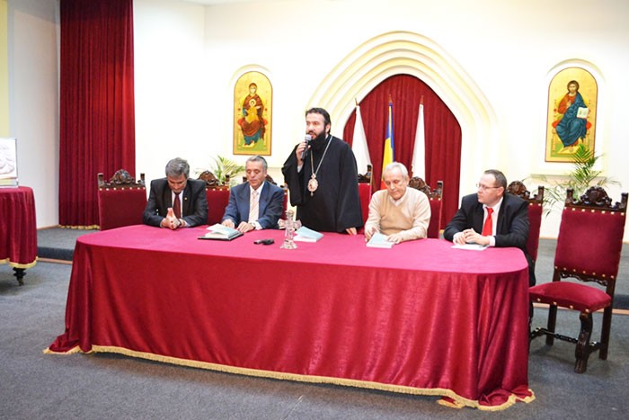 În Episcopia Caransebeşului a fost lansată cartea &quot;Oraşul Caransebeş între 1865-1919. File de monografie&quot;