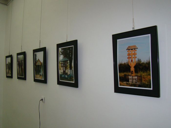 Troiţele şi crucile de hotar − rolul şi semnificaţiile acestora în viaţa locuitorilor aşezărilor judeţului Olt