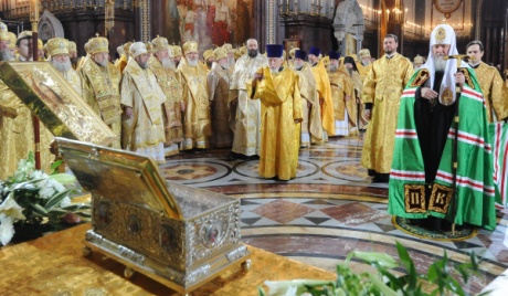 2 milioane de ruşi s-au închinat Brâului Maicii Domnului