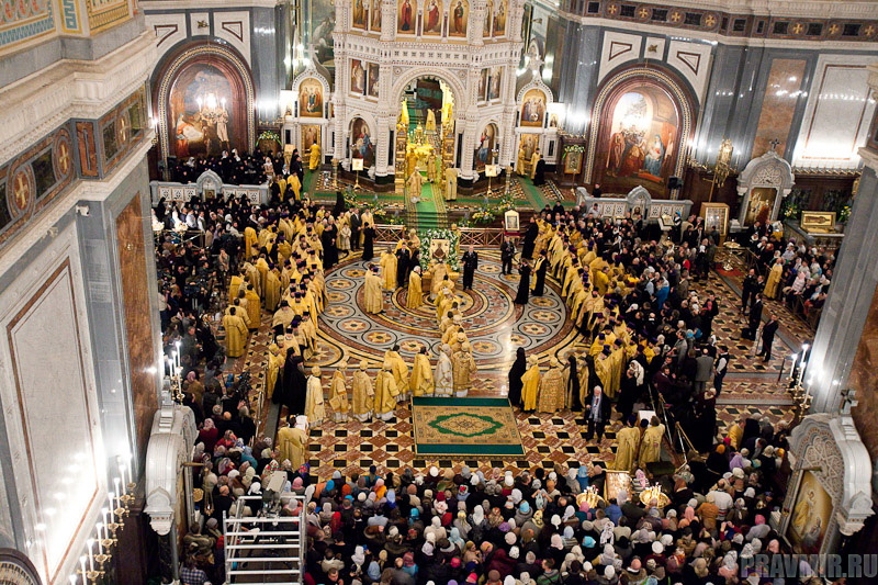 2 milioane de ruşi s-au închinat Brâului Maicii Domnului