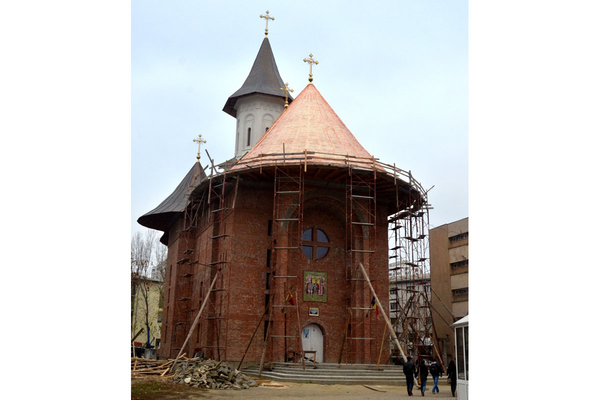 Şapte ani de lucrări la biserica din Campusul studenţesc „Tudor Vladimirescu“ din Iaşi