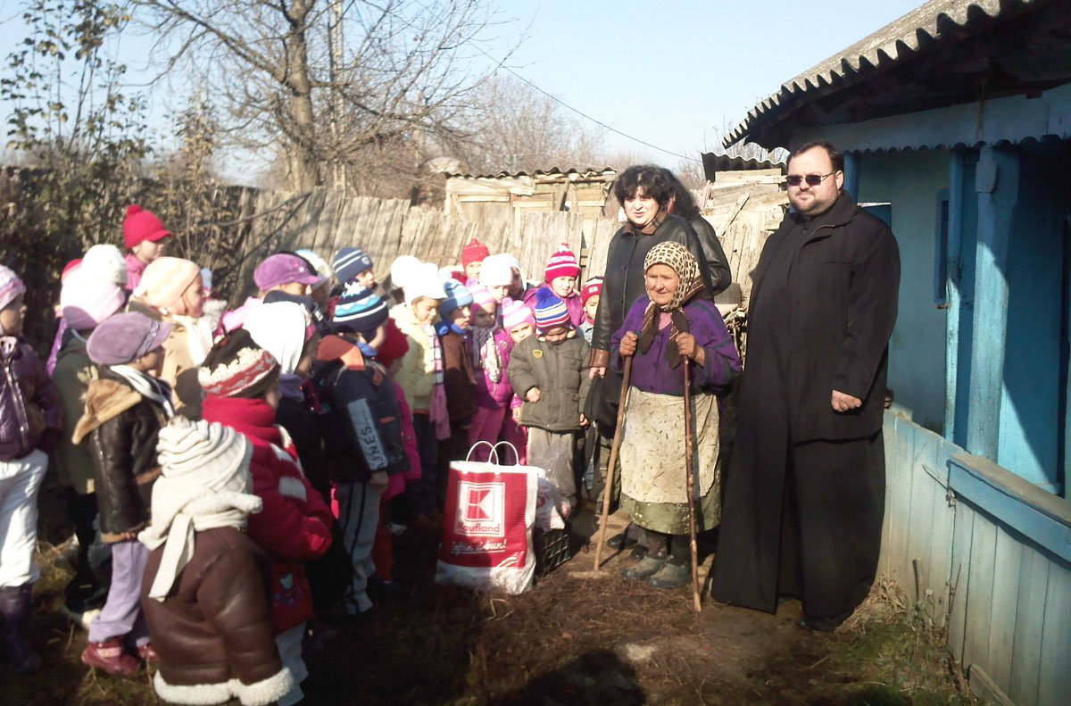 „Bucuria de a dărui“, la Coşula