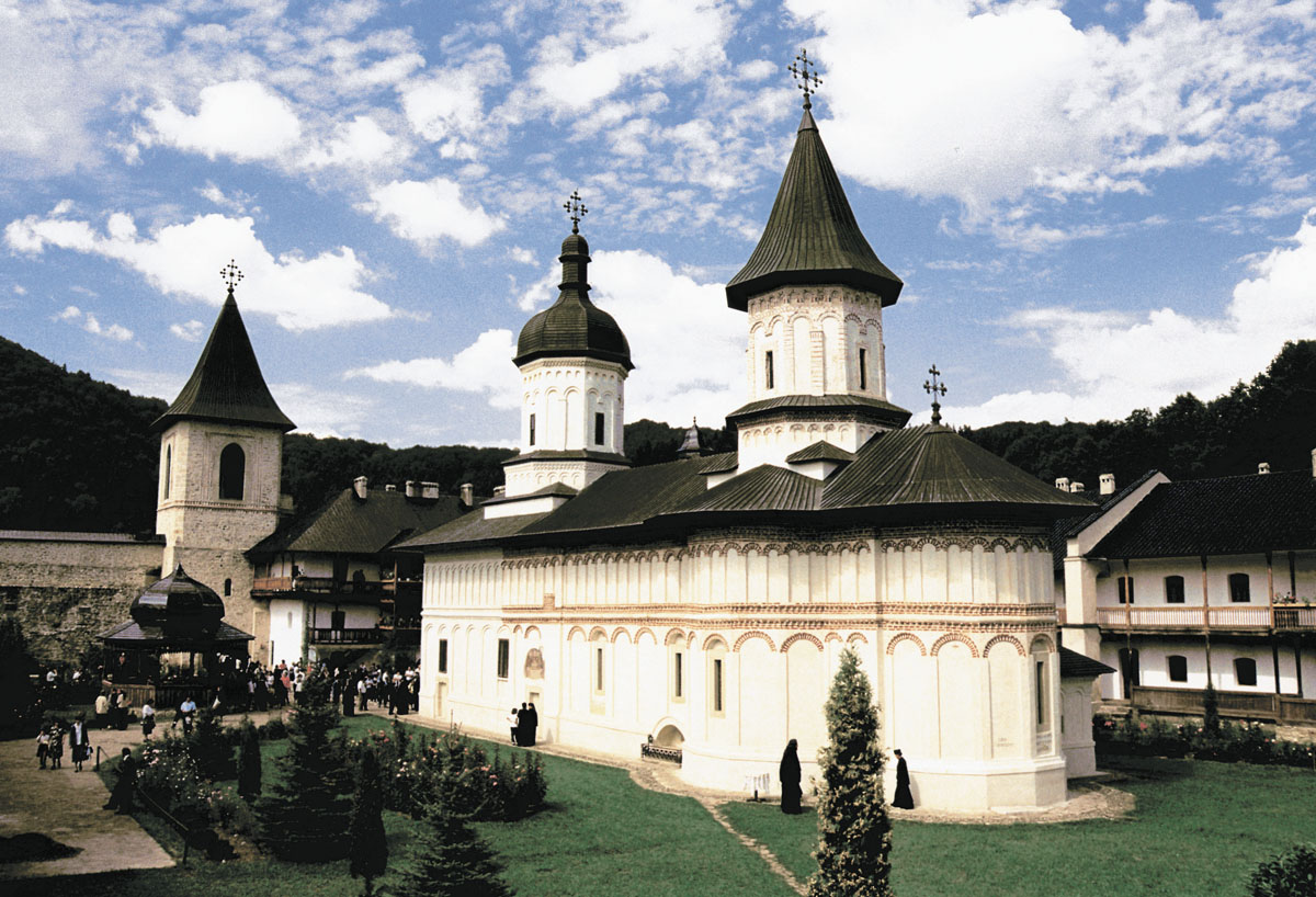 „Academiile monahale“ întemeiate de Sfântul Paisie de la Neamţ