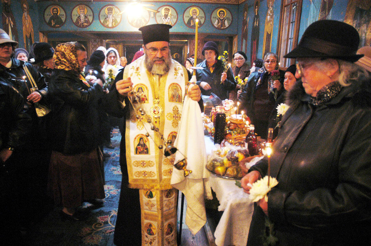 Rugăciune şi milostenie pentru cei plecaţi la Domnul