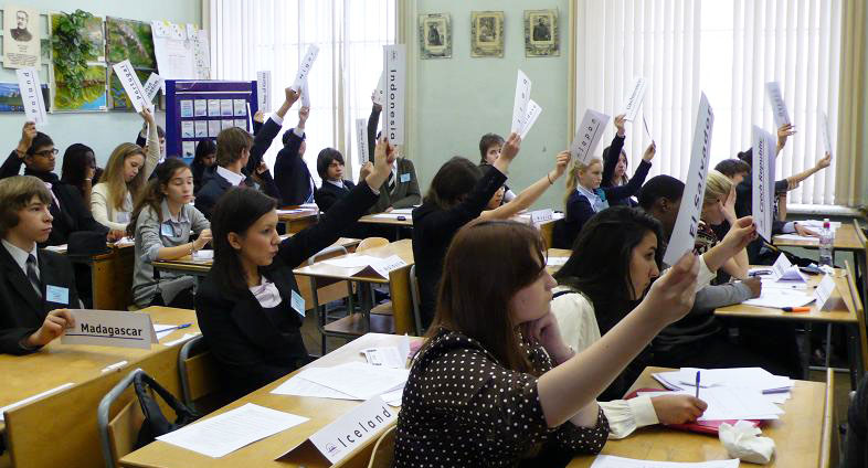 Întâlnire din cadrul ONU, simulată de liceeni din întreaga ţară