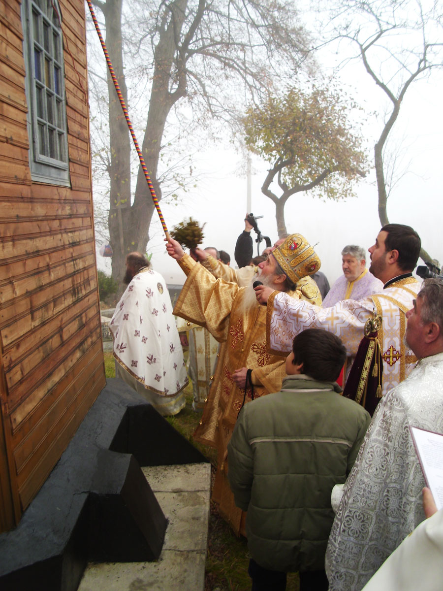 Biserica parohiei Bănceşti, resfinţită după 80 de ani