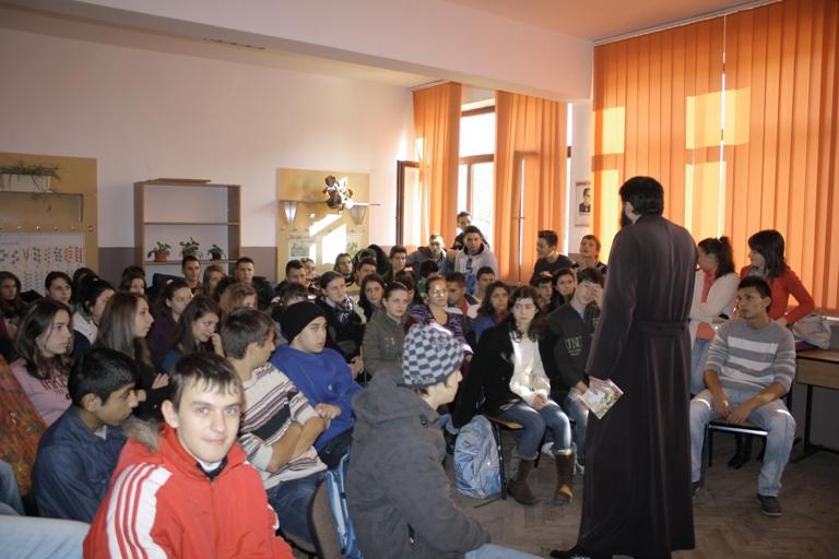 În Liceul de Artă  din Reşiţa a avut loc o întâlnire duhovnicească În Liceul de Artă  din Reşiţa a avut loc o întâlnire duhovnicească