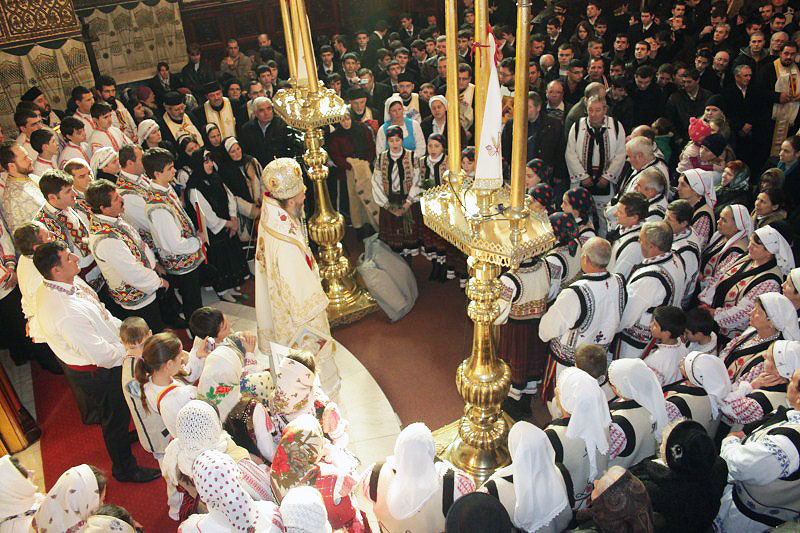 La Catedrala Arhiepiscopală din Galaţi a avut loc Festivalul de datini şi obiceiuri la Naşterea Domnului