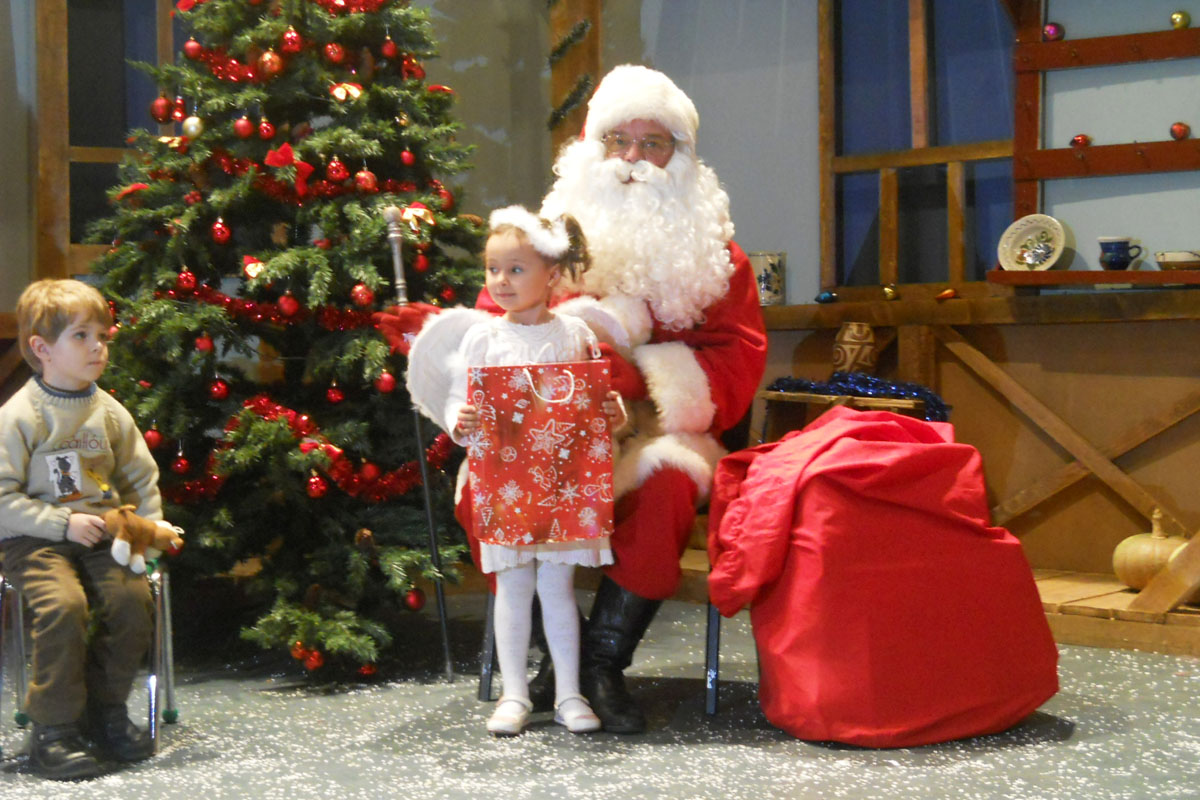 Grădiniţa „Buna Vestire“ sărbătoreşte Naşterea Domnului Grădiniţa „Buna Vestire“ sărbătoreşte Naşterea Domnului