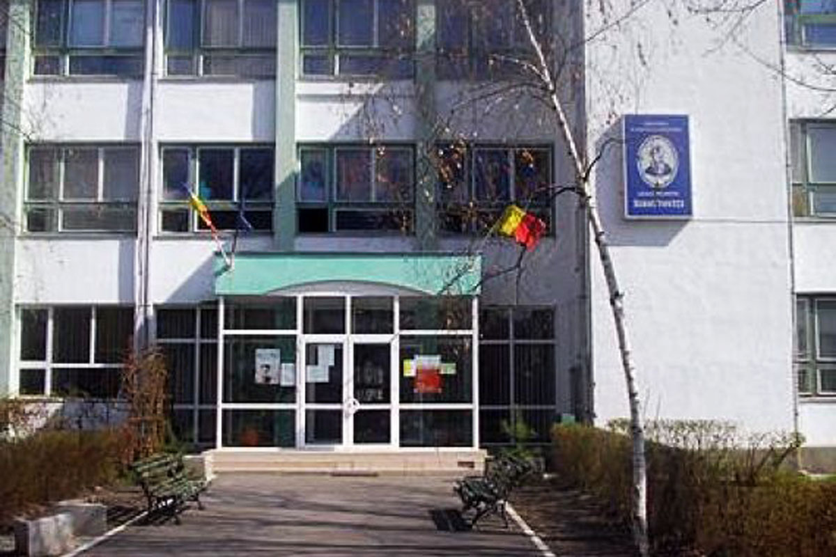 Jucării şi colinde pentru copiii abandonaţi