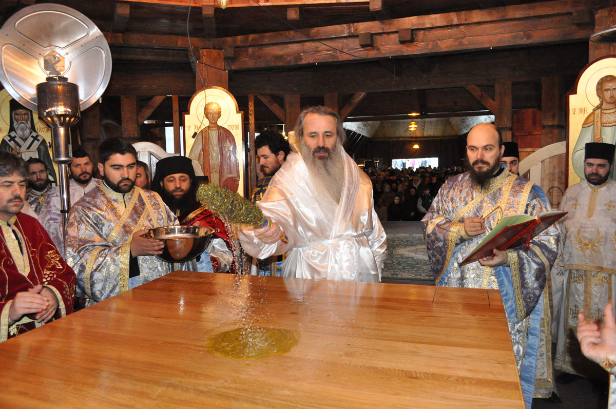 Altar de jertfă închinat Sfântului Spiridon, la Mănăstirea Nechit