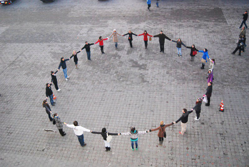 Tinerii ieşeni, încurajaţi să spună „NU“ violenţei