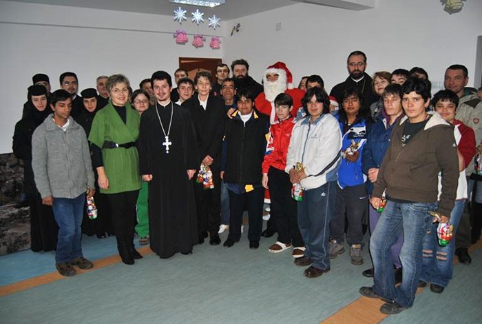 Episcopia Caransebeşului ajută persoanele defavorizate Episcopia Caransebeşului ajută persoanele defavorizate